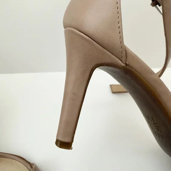 Naturalizer Nude Strappy Heels | LEAH Ankle Strap Sandals | Size 8M - Picture 7 of 11